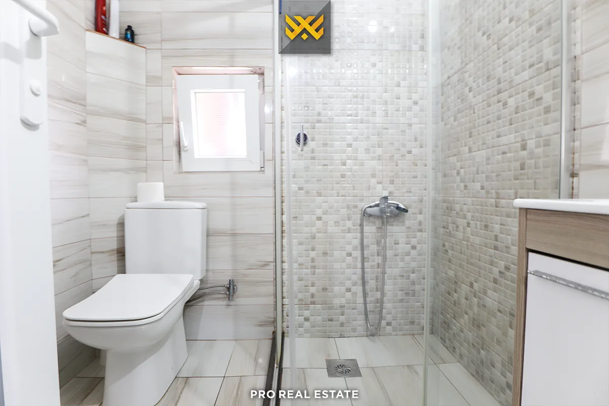 Shtëpi 180m² për #SHITJE në Matiçan