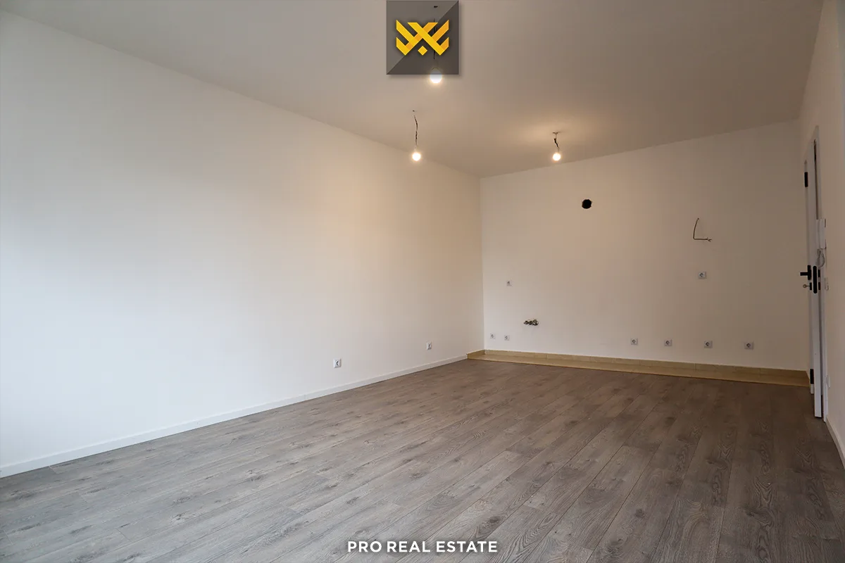 Banesë / Zyrë 54m² me #QIRA në Emshir