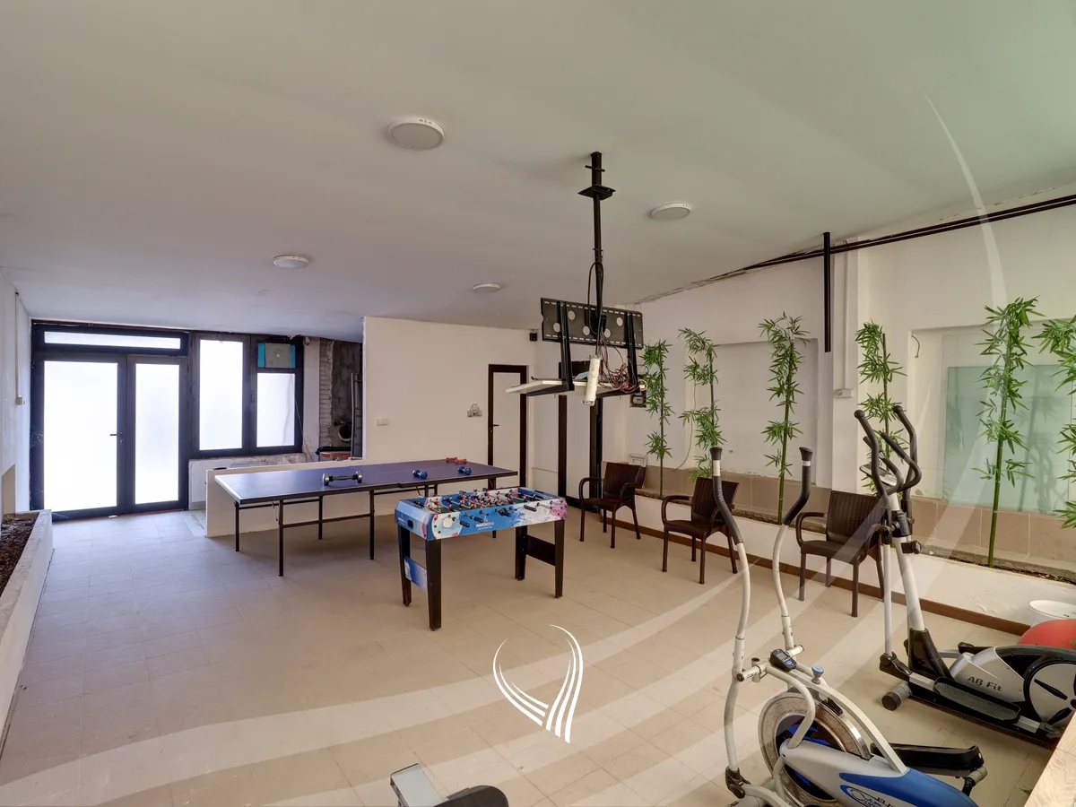 Shtëpi 400m2 në shitje në lagjen Taslixhe
