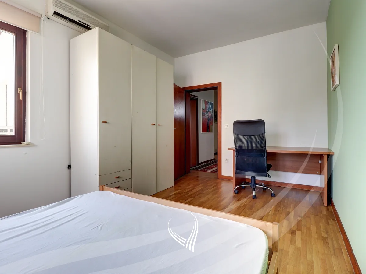 Shtëpi 400m2 në shitje në lagjen Taslixhe