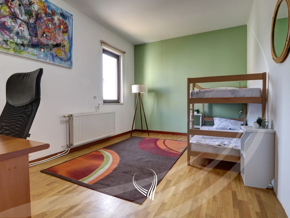 Shtëpi 400m2 në shitje në lagjen Taslixhe