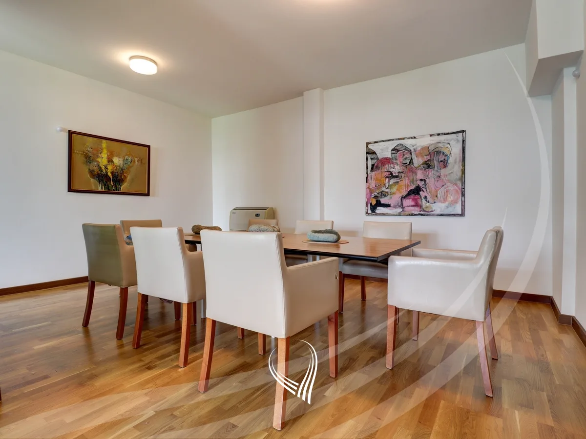 Shtëpi 400m2 në shitje në lagjen Taslixhe