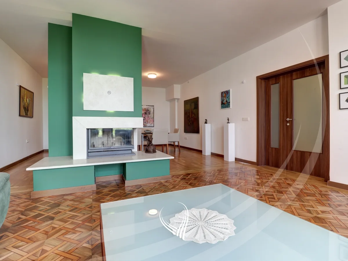 Shtëpi 400m2 në shitje në lagjen Taslixhe