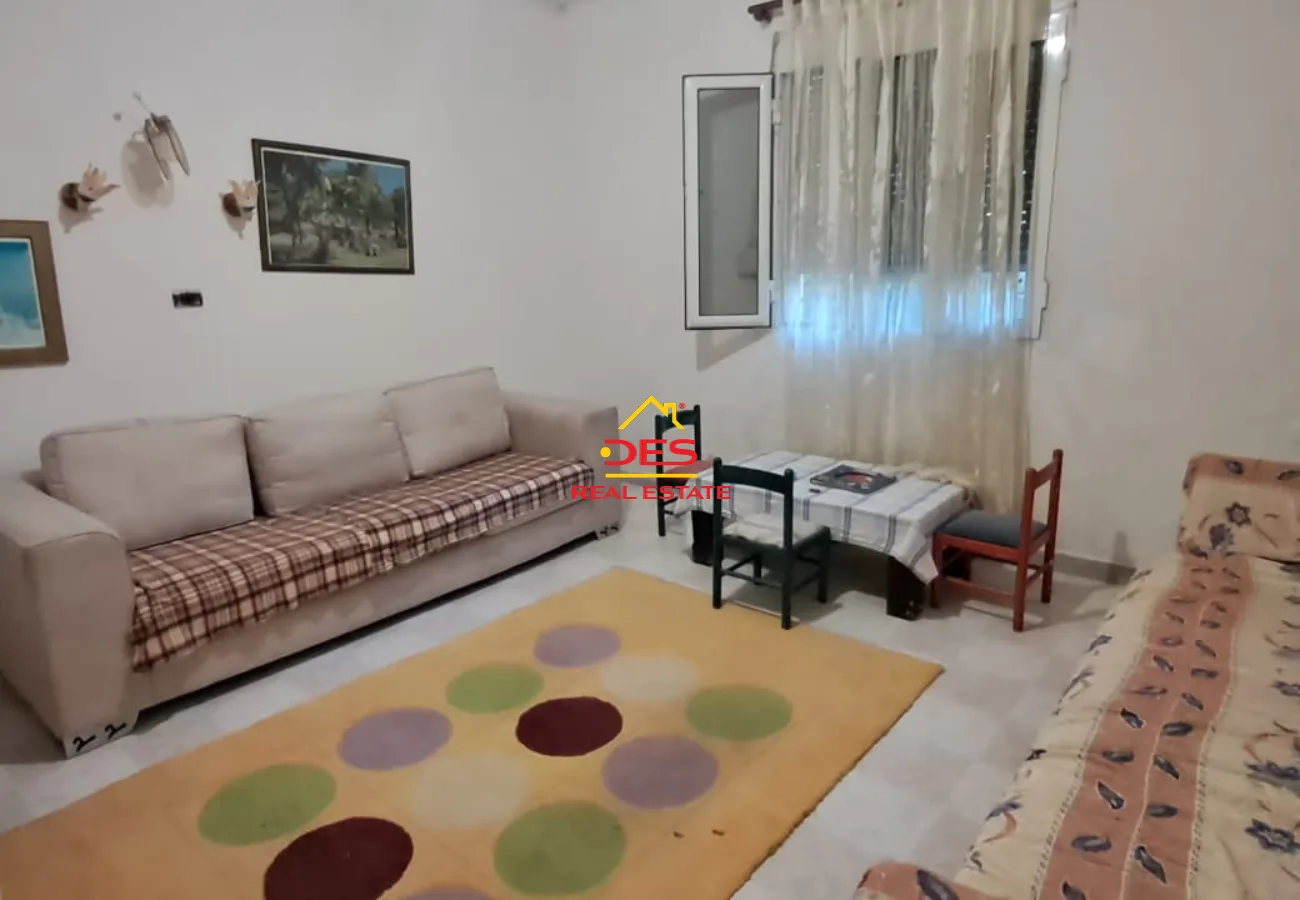 Shitet shtëpi private 3 + 1 pranë spitalit rajonal,vlorë.