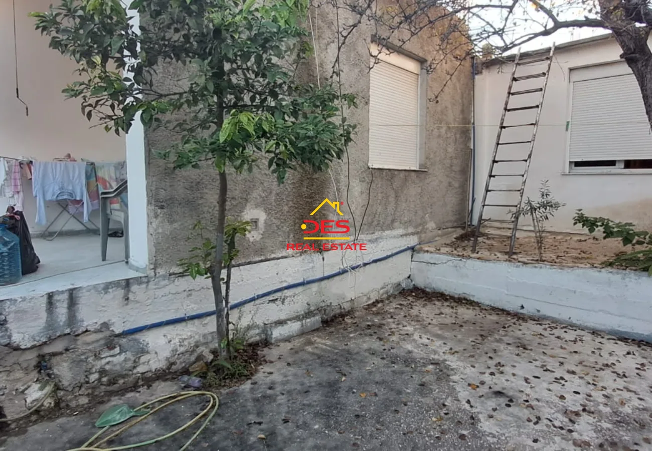 Shitet shtëpi private 3 + 1 pranë spitalit rajonal,vlorë.