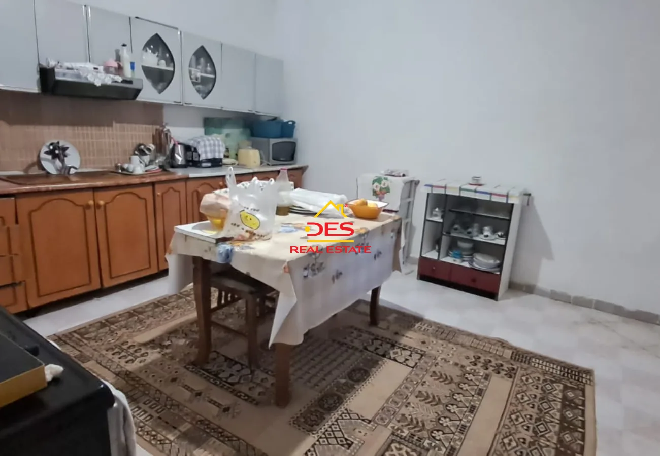 Shitet shtëpi private 3 + 1 pranë spitalit rajonal,vlorë.