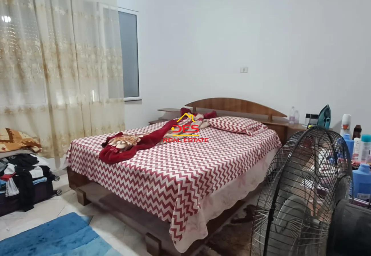 Shitet shtëpi private 3 + 1 pranë spitalit rajonal,vlorë.
