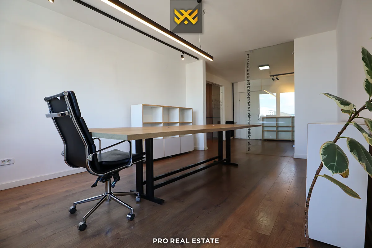 Zyrë 85m² me #QIRA në Qendër