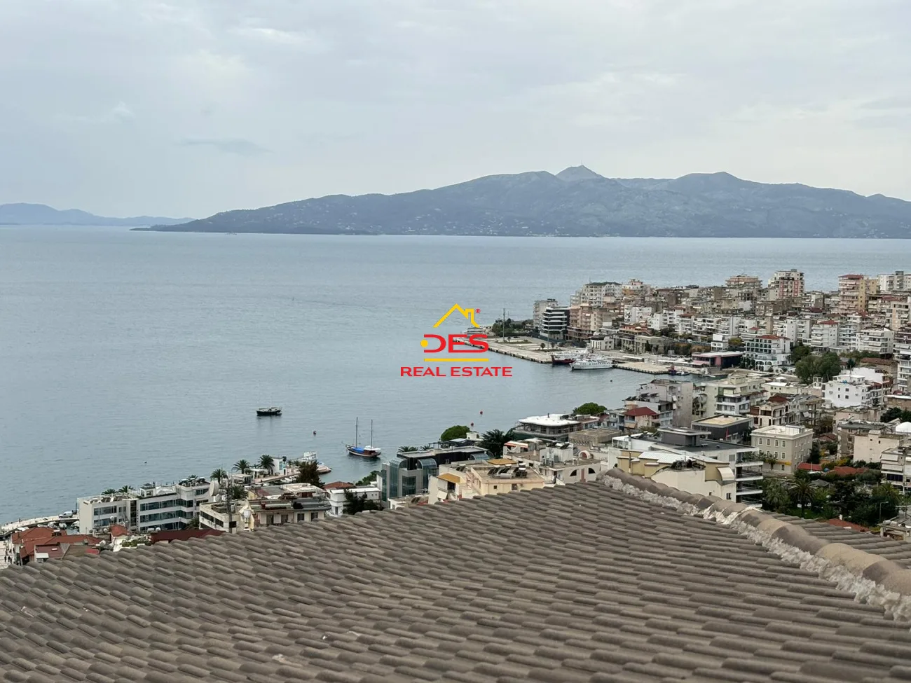 Shitet papafingo 3+1 në sarandë. me pamje ballore nga deti🌅