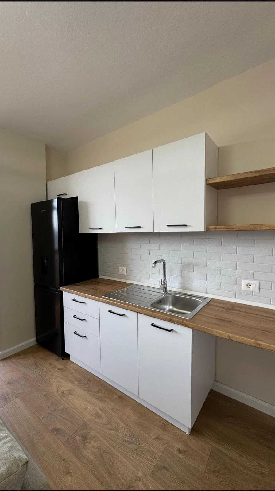 Apartament me qera 2+1 tek 21 Dhjetori (ID B221260) Tirane