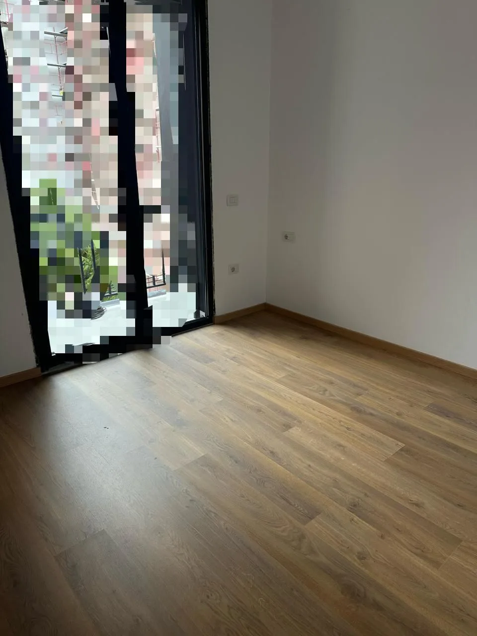 Zyre me qera tek Shkolla e Kuqe (ID BZ2641) Tirane.