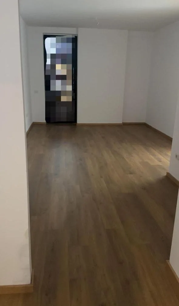 Zyre me qera tek Shkolla e Kuqe (ID BZ2641) Tirane.