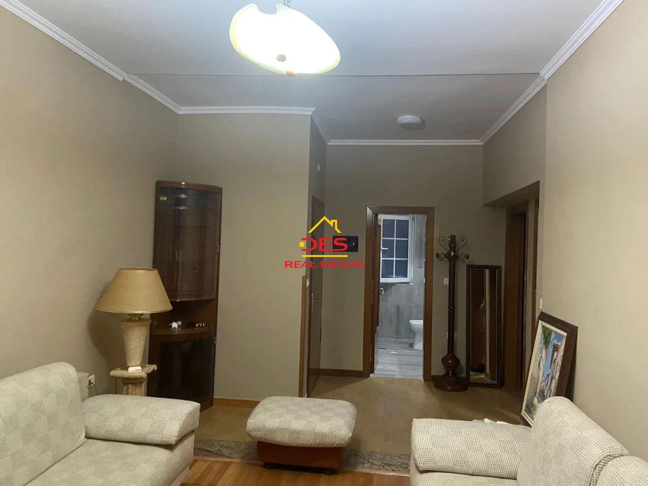 Jepet me qira apartament 2+1 në qendër të qytetit, elbasan.