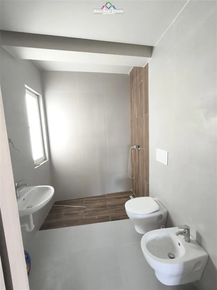 Zyre me qera 2+1+Pot Parkimi ne Astir (ID BZ2374) Tirane