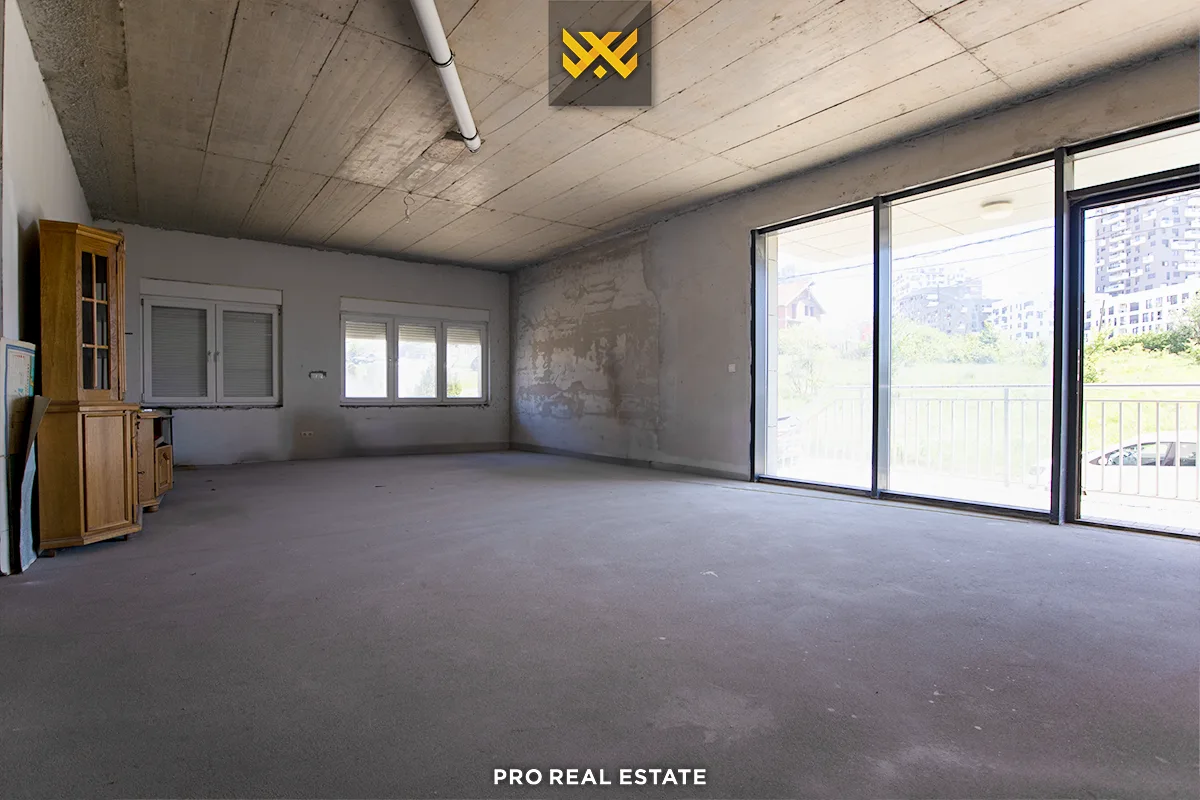 Lokal 244m² për #SHITJE te Rruga C.