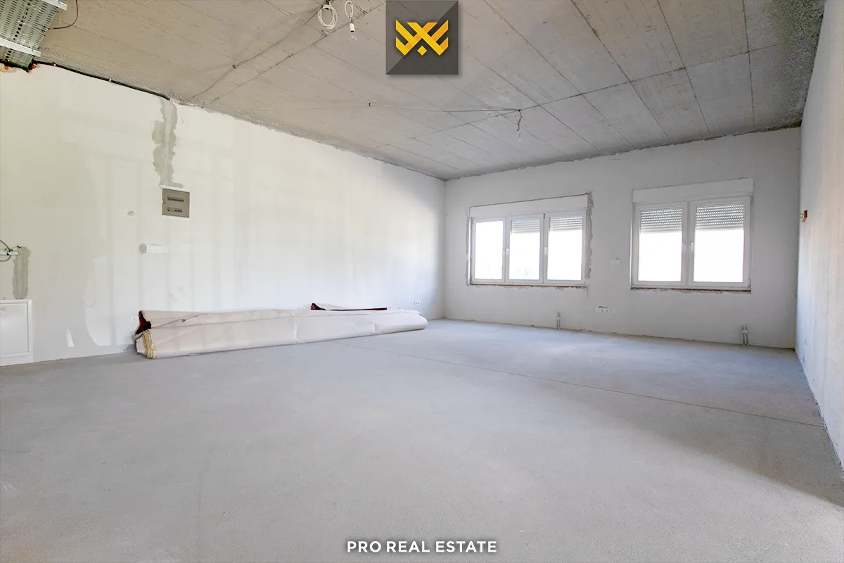 Lokal 244m² për #SHITJE te Rruga C.