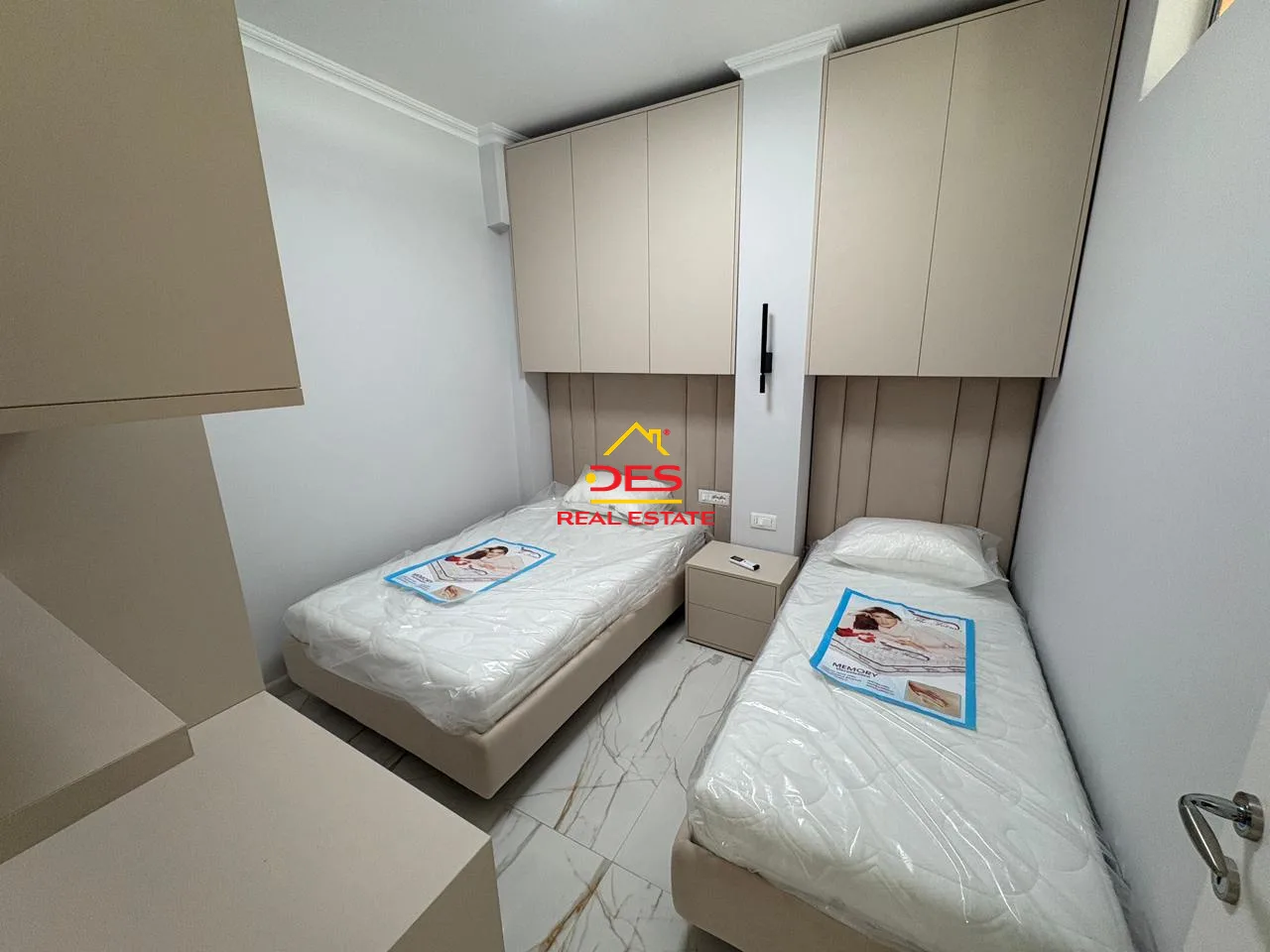 JEPET ME QIRA APARTAMENT 2+1 PRANË PORTIT ,VLORË 📍 Te Ish- Karburant Vola