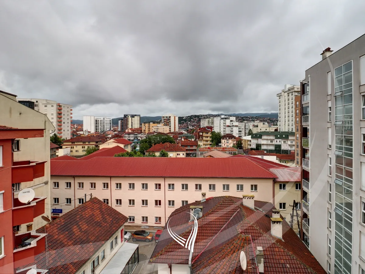 Banesë me 2 dhoma gjumi në shitje në lagjen Qafa