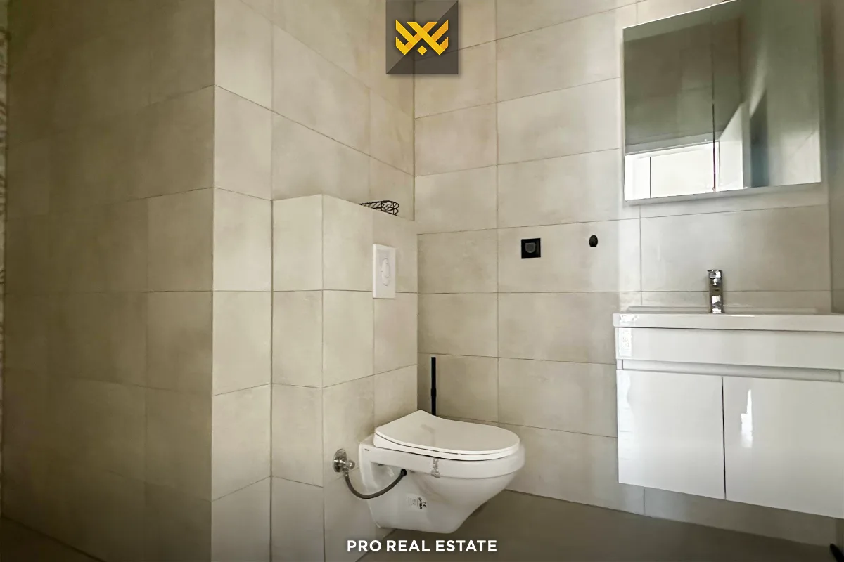 Banesë Penthouse 140m² për #SHITJE te Rruga A