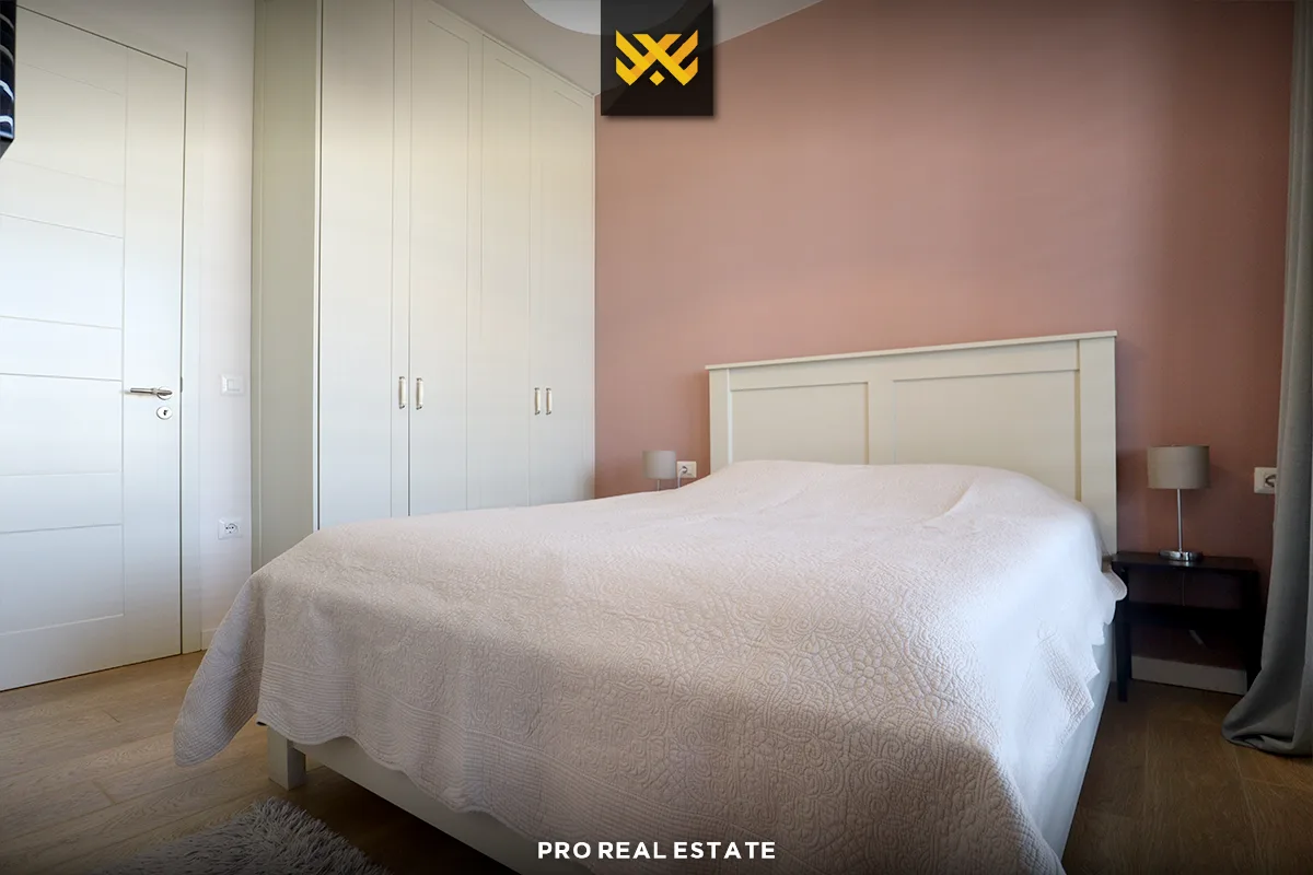 Penthouse 115m² + 167m² terasë për #SHITJE në Rrugën C