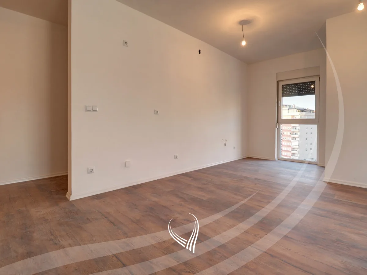 Banesë me 3 dhoma gjumi në shitje në lagjen Mati 1