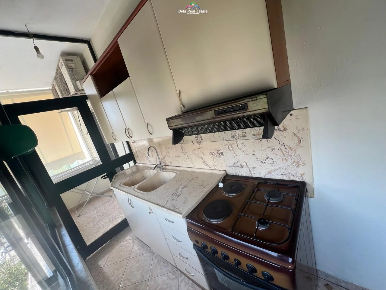 Apartament  Me Qera 1+1 Tek Kompleksi Square 21 (ID B210761) Tirane.