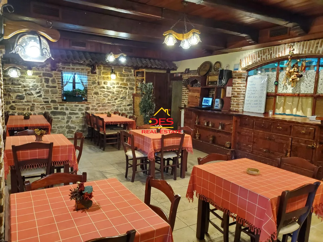 Shitet ambjent biznesi ne lagjen shënkoll,elbasan.