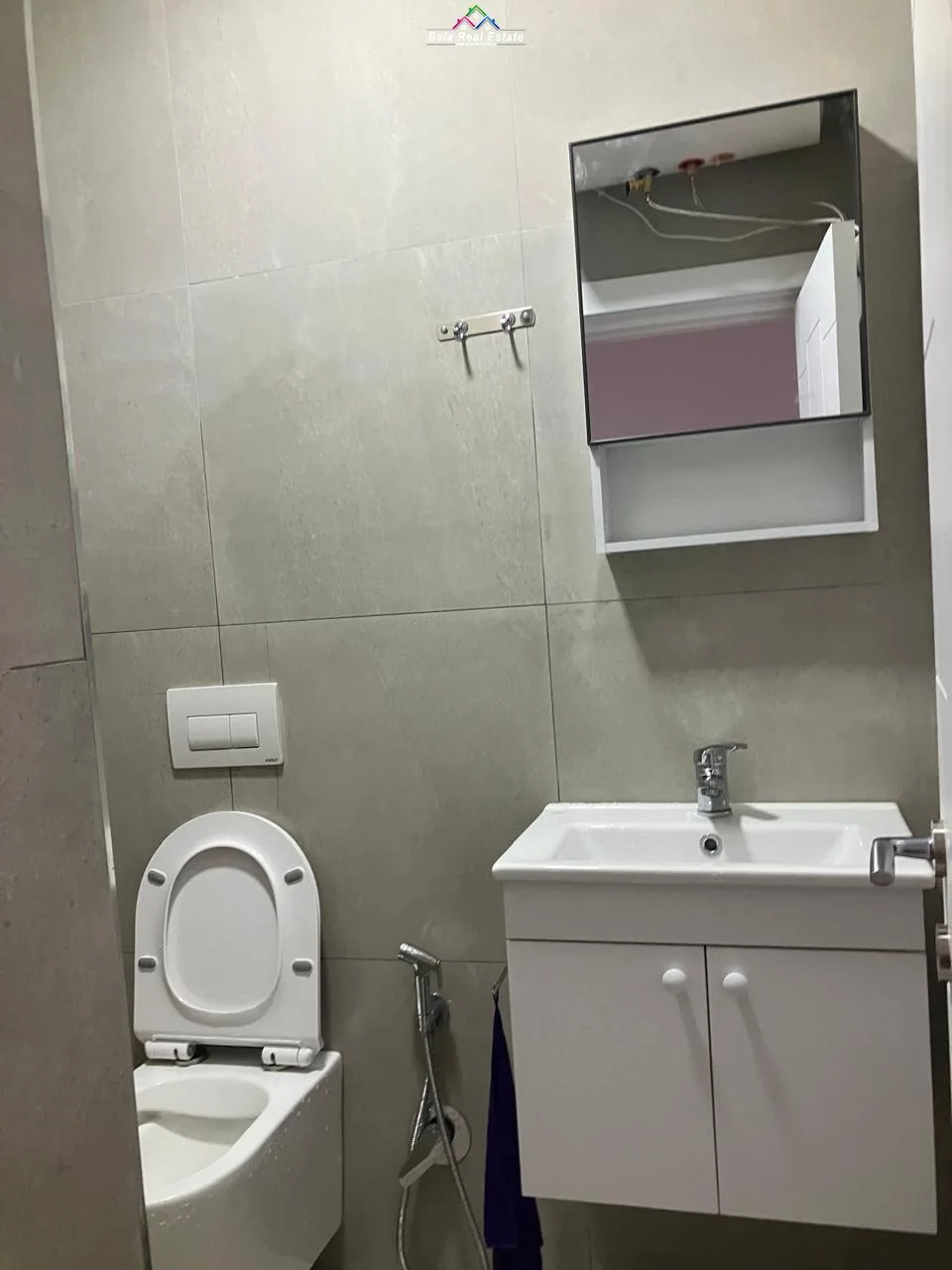 Garsoniere Me Qera Ne Qender (ID BG157) Tirane.