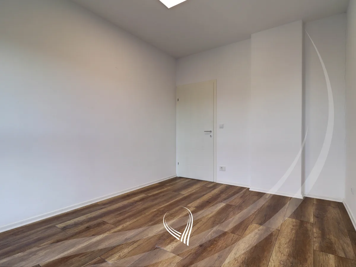 Banesë me 3 dhoma gjumi në shitje në lagjen Arbëria - Dragodan
