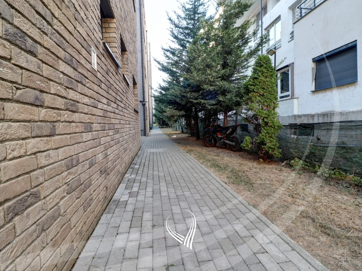 Banesë me 3 dhoma gjumi në shitje në lagjen Arbëria - Dragodan
