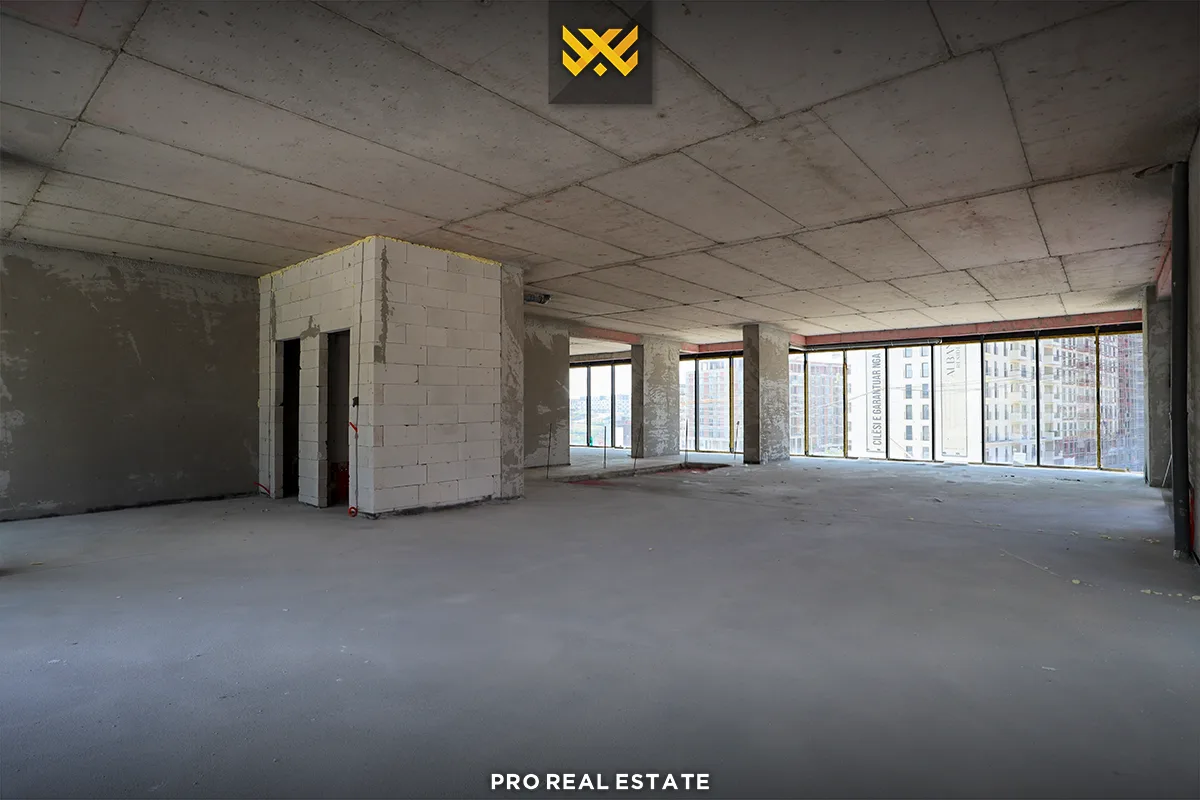 Lokal 356m² + 128.7m² me #QIRA te Prishtina e Re.