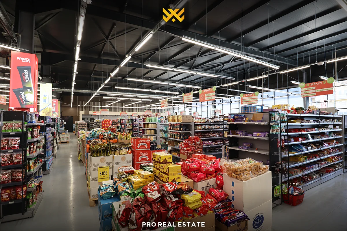 Objekt afarist 700m² me #QIRA në Fushë Kosovë