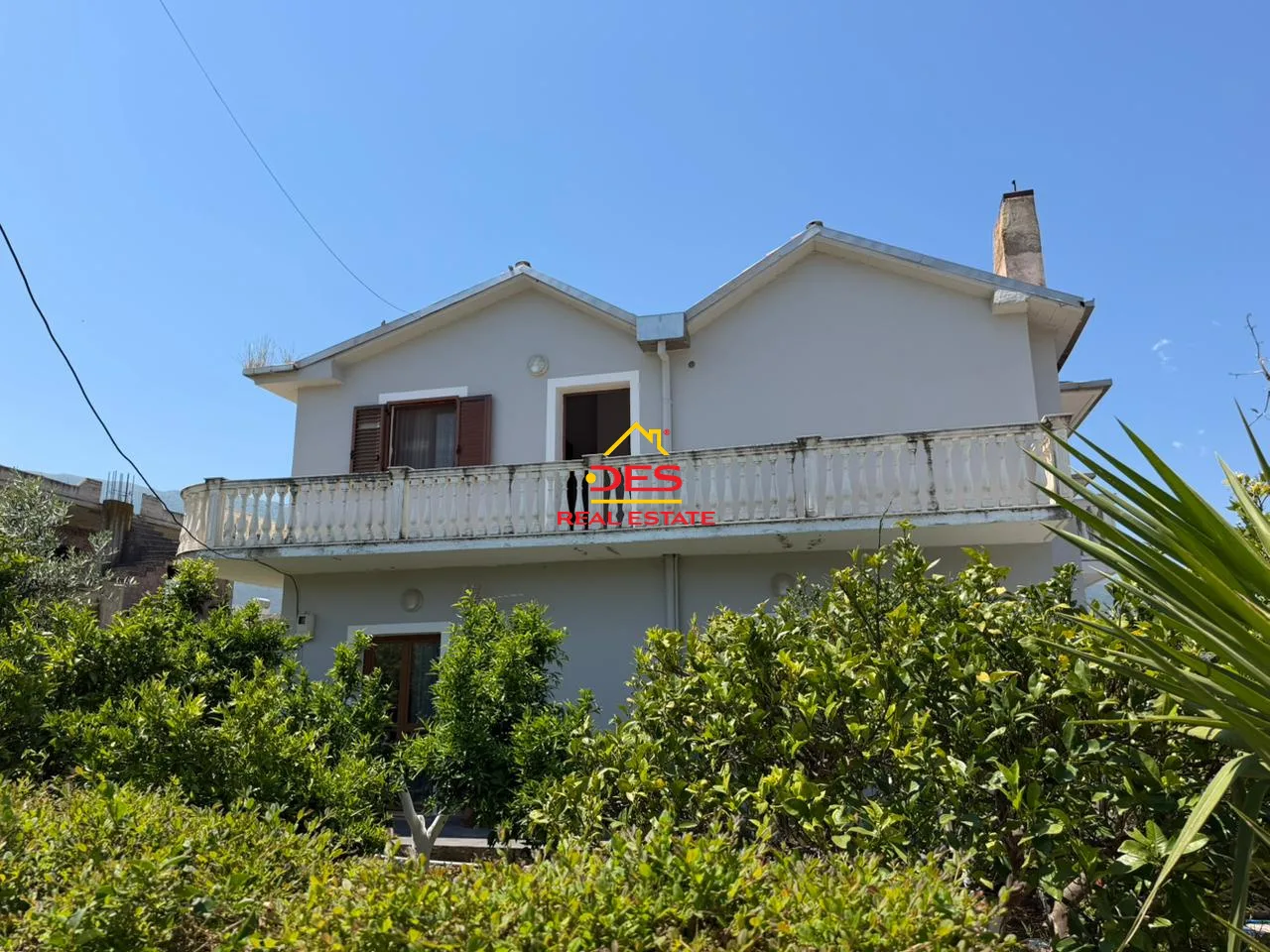 Shitet ndërtesë 2-katëshe në orikum, vlorë