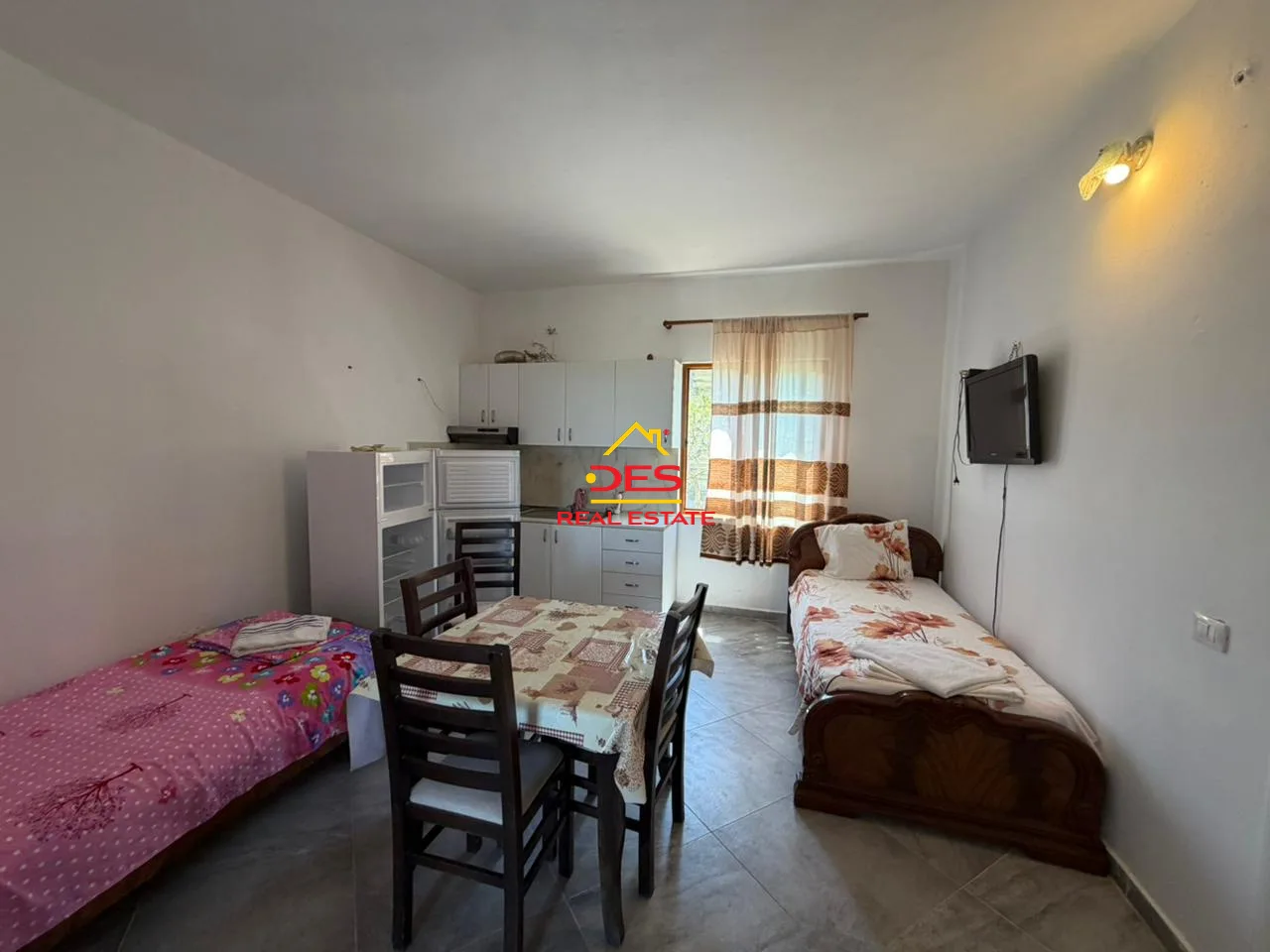 Shitet ndërtesë 2-katëshe në orikum, vlorë