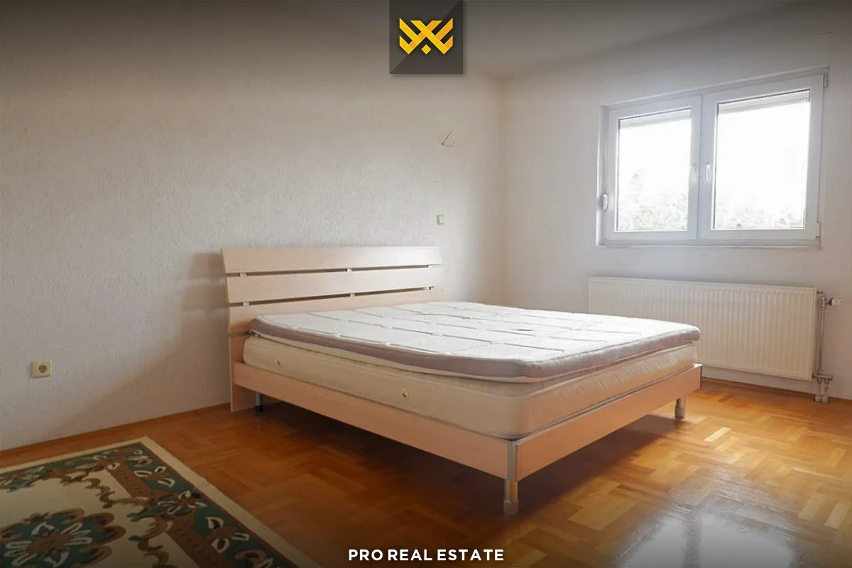 Shtëpi 230m² për #SHITJE në Fushë Kosovë