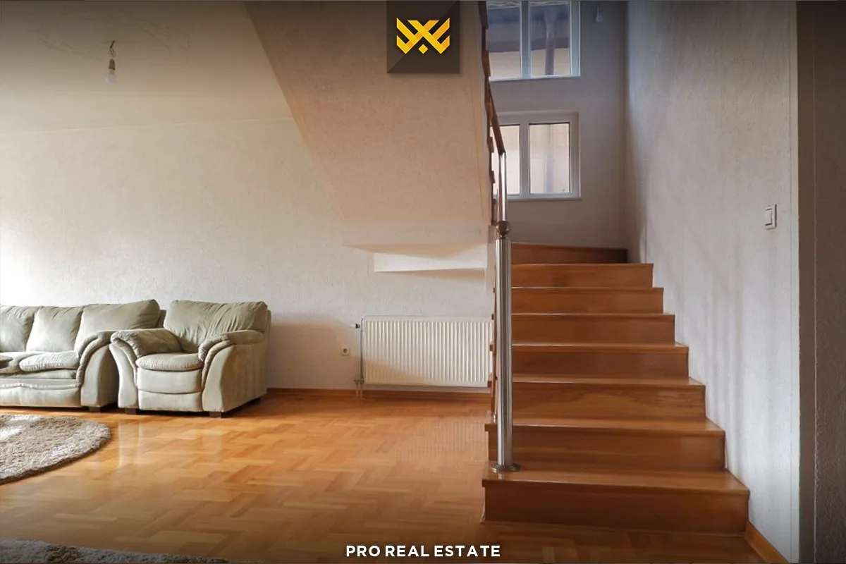 Shtëpi 230m² për #SHITJE në Fushë Kosovë