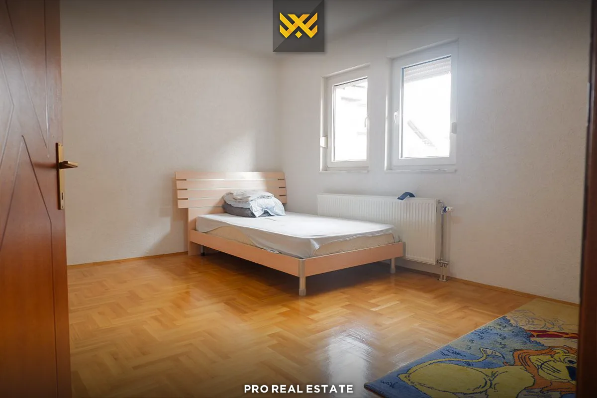 Shtëpi 230m² për #SHITJE në Fushë Kosovë