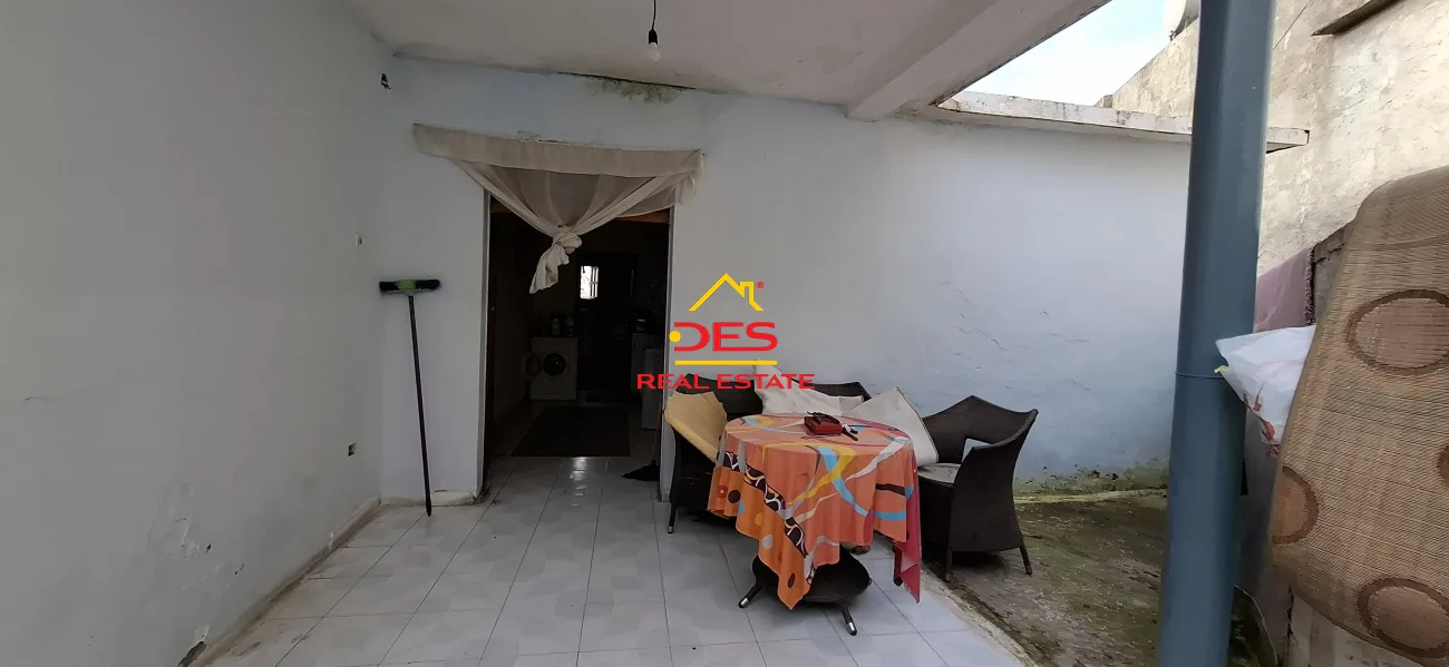 Shitet shtëpi private + truall në lagjen “partizani” , vlorë