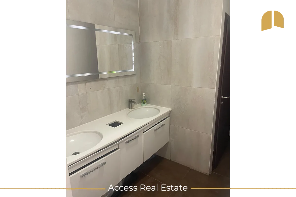 Lokal me QIRA – 77m² – Qendër