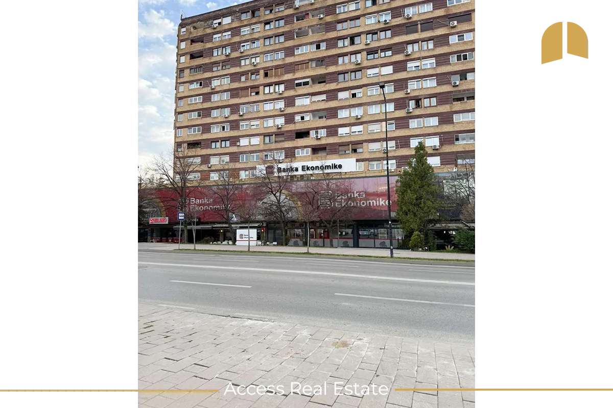 Lokal me QIRA – 77m² – Qendër