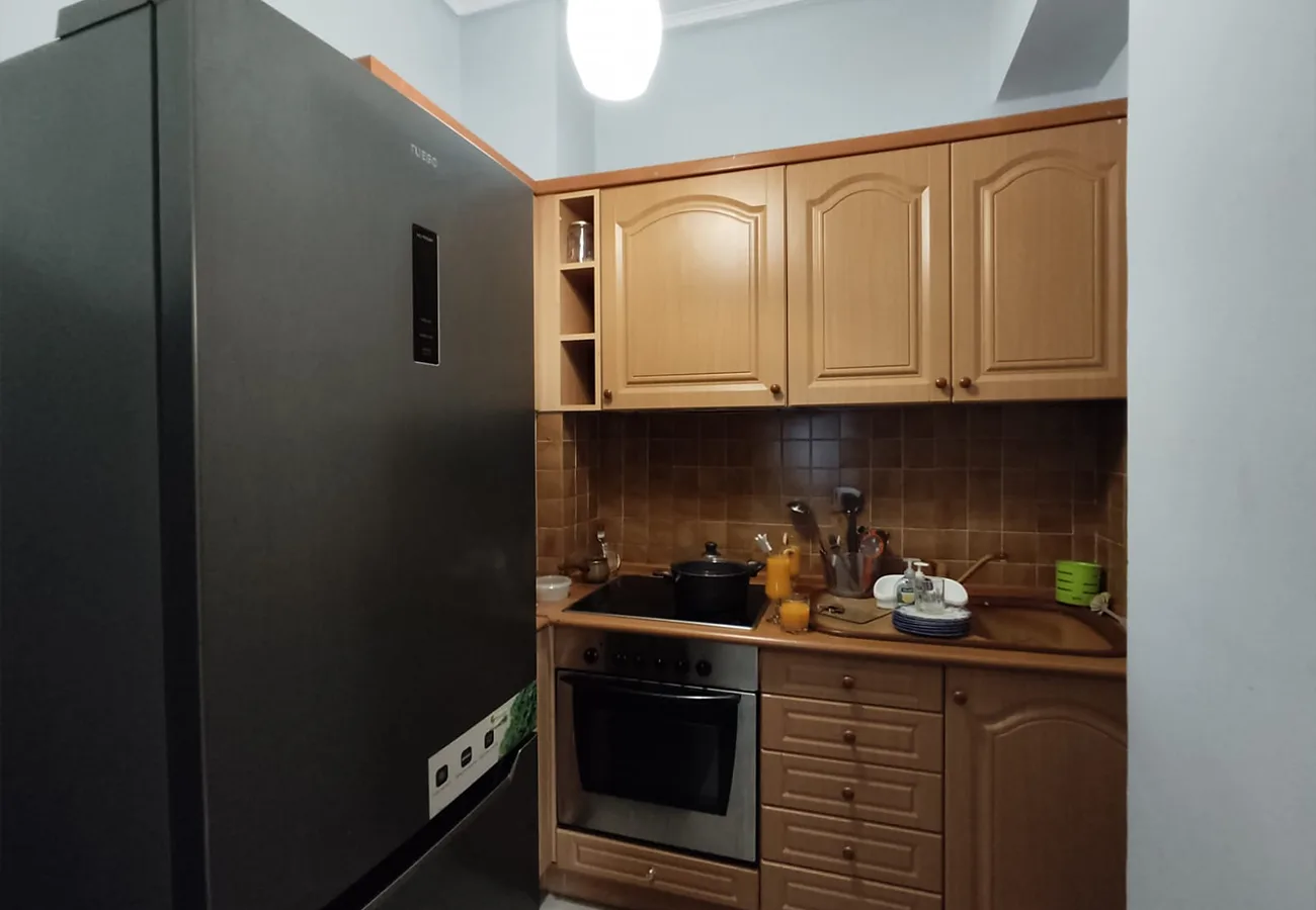 Jepet me qira apartament 2+1 + parking, blloku, tiranë.