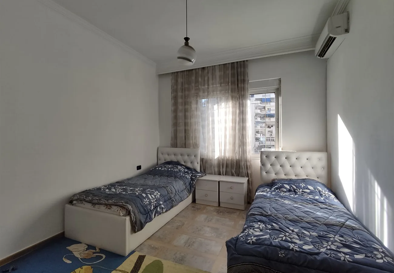 Jepet me qira apartament 2+1 + parking, blloku, tiranë.
