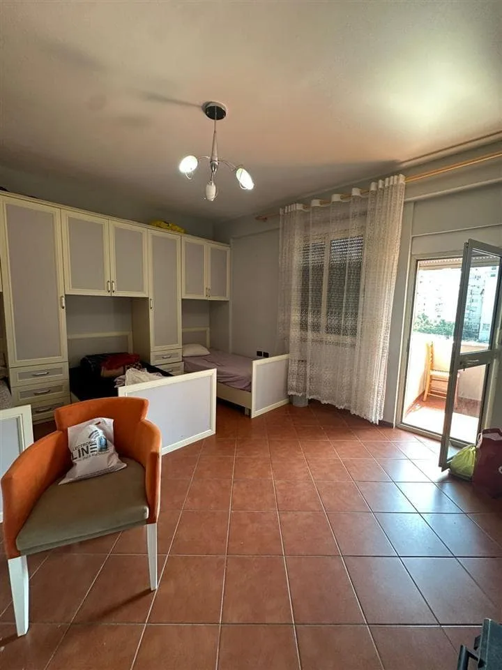 Apartament Ne Shitje 2+1 prane Ish Nisharakut (ID B120703) Tirane