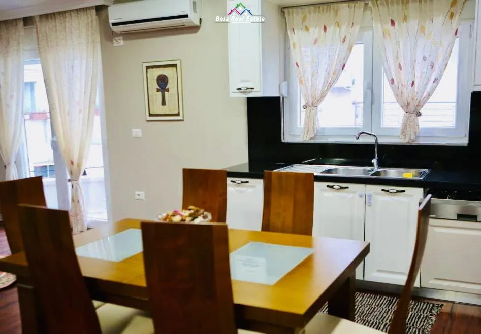Kat Vile Me Qera 3+1 Tek Parku Olimik (ID BV22350) Tirane