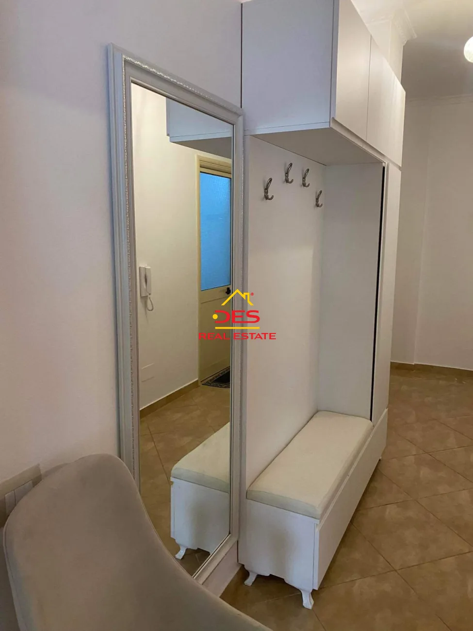 JEPET ME QIRA APARTAMENT 1+1 NË UJË TË FTOHTË ,VLORË. 🌅 Me pamje anesore nga deti