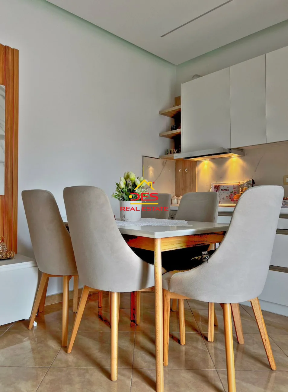 JEPET ME QIRA APARTAMENT 1+1 NË UJË TË FTOHTË ,VLORË. 🌅 Me pamje anesore nga deti