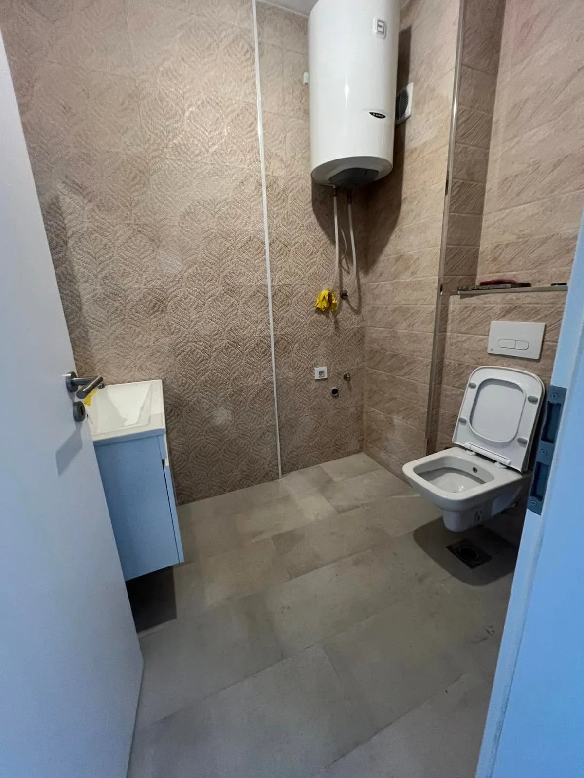 Banesë në shitje në Lagjen Mati 1