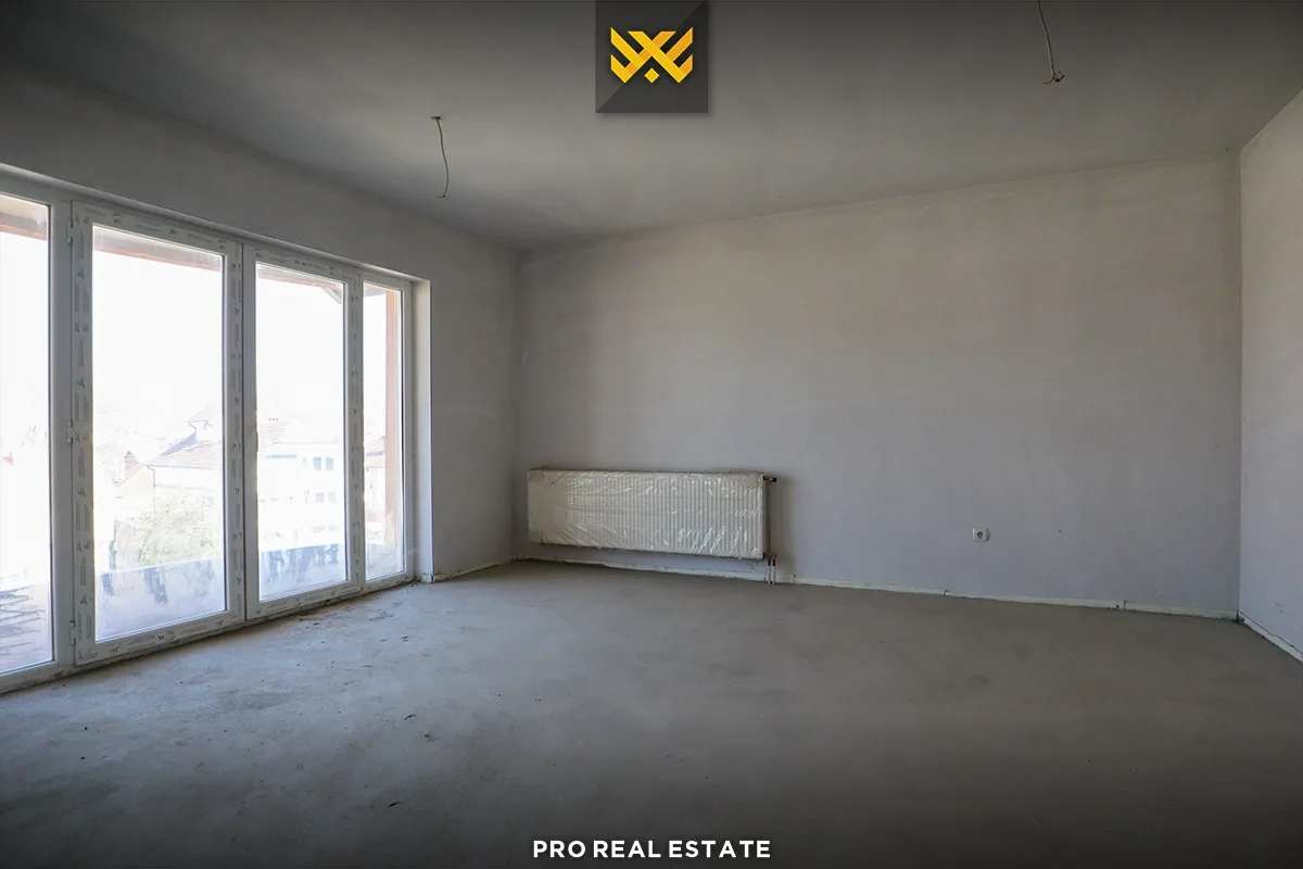 Objekt  960m² për #SHITJE në Hajvali