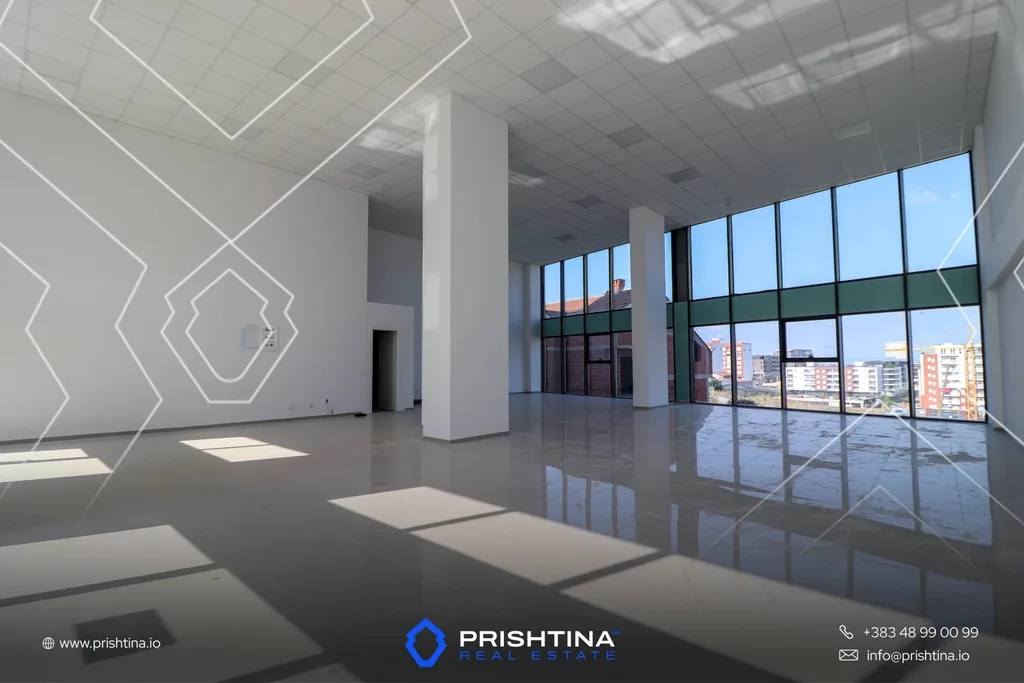 Lokal me qira 186m² te Rruga A