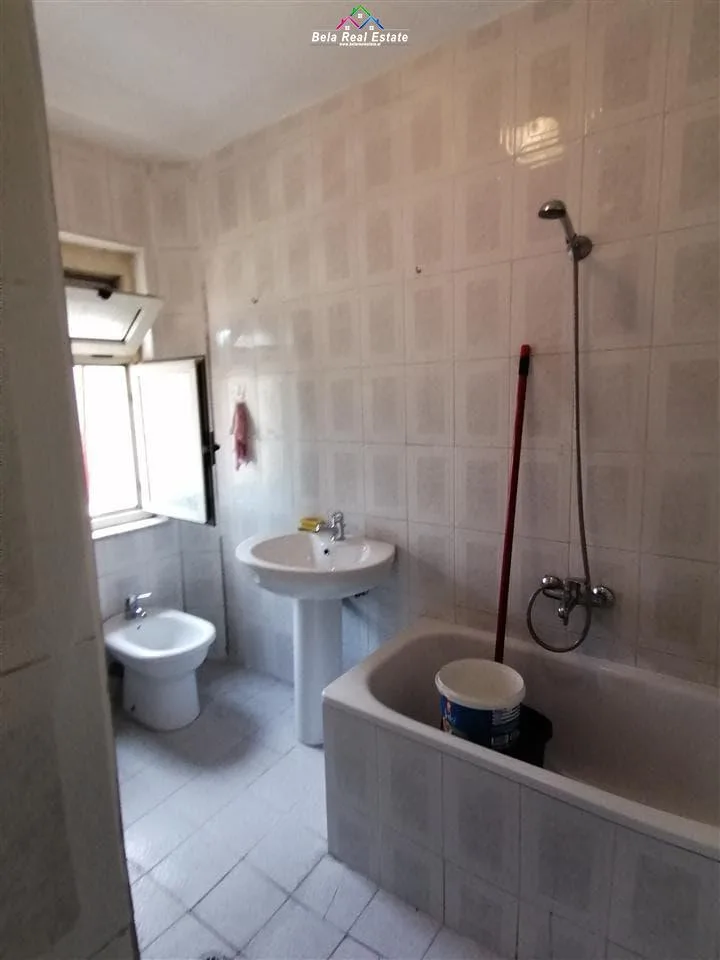 Apartament Me Qera 2+1 Tek Myslym Shyri (ID B221147) Tirane